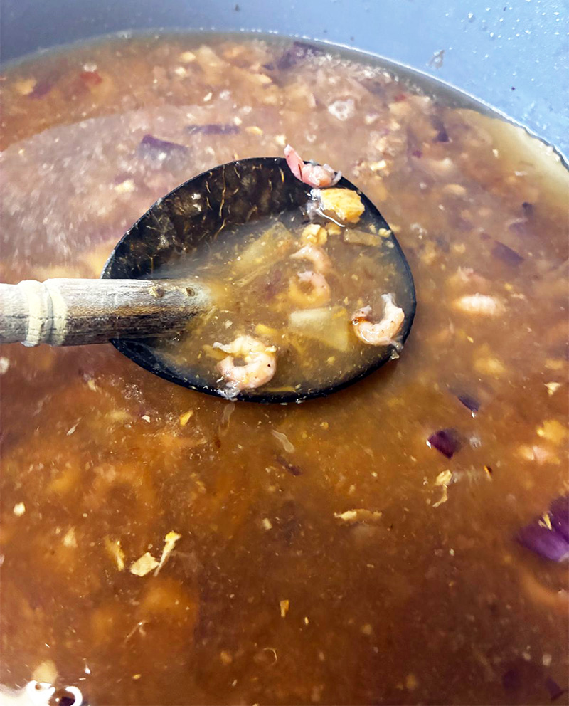 sajoer asem kool met ebi bouillon