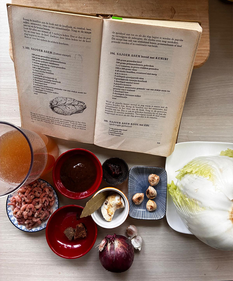 sajoer asem kool met ebi ingredienten