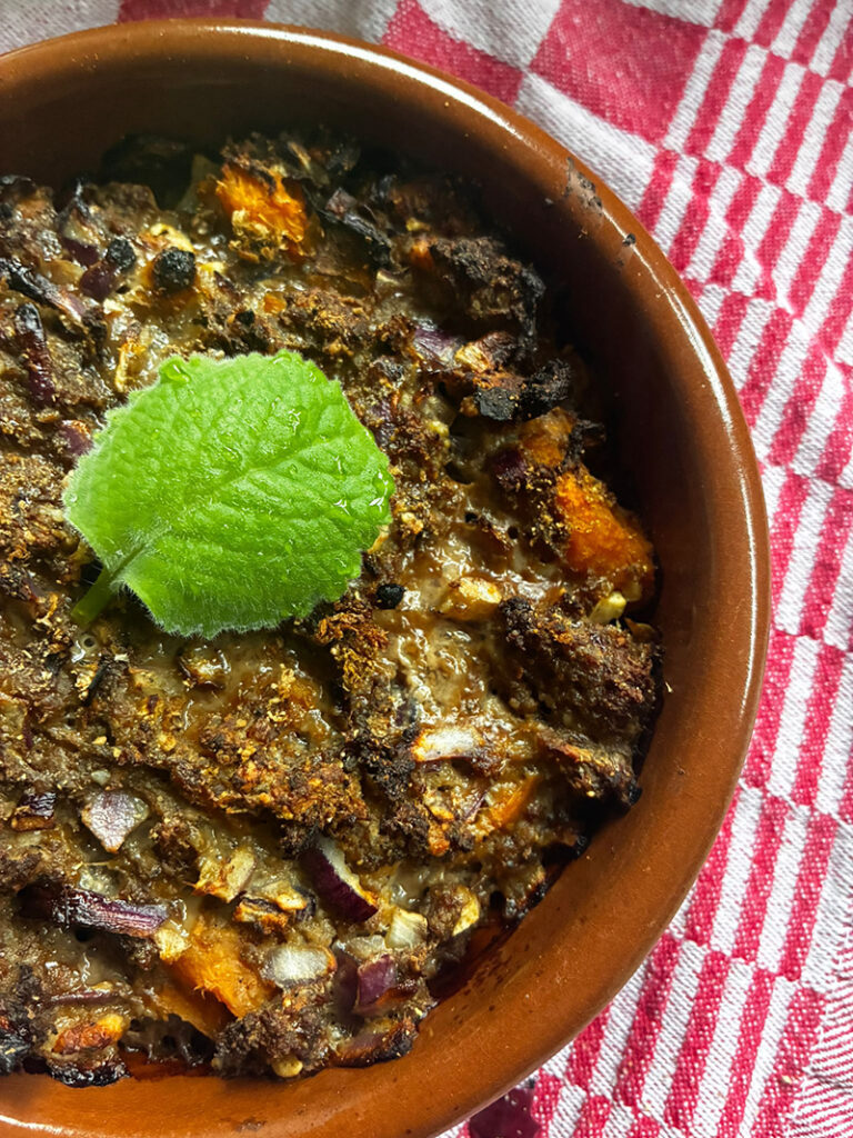 Lamb or mutton meatballs in oven dish