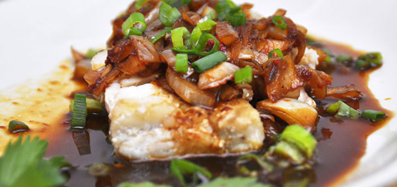 Gebakken vis met ketjap en sambal