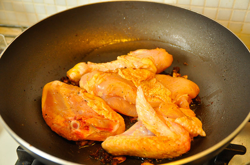 Kip met Taotjo aanbakken kipstukjes