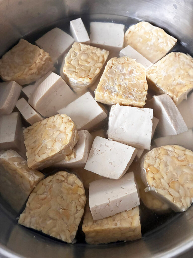 Tahoe -Tempe met Roedjak-kruiden in de pan