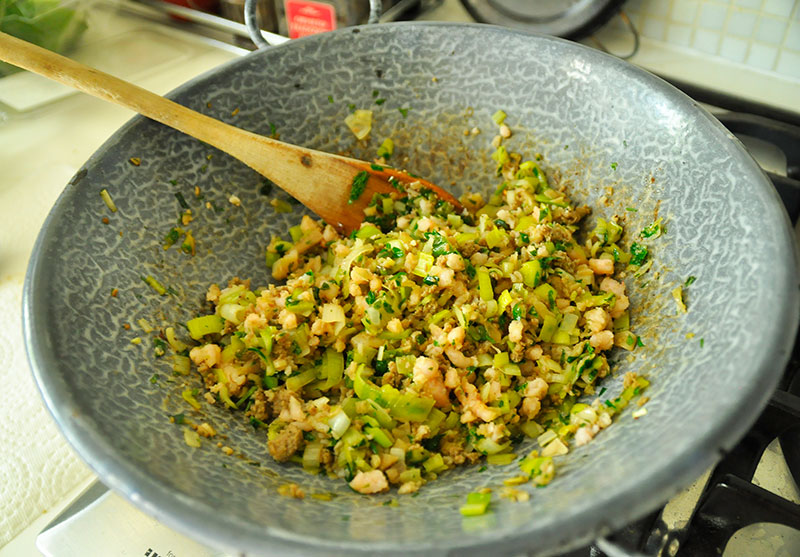 Gekookte pangsit soep vulling dumplings