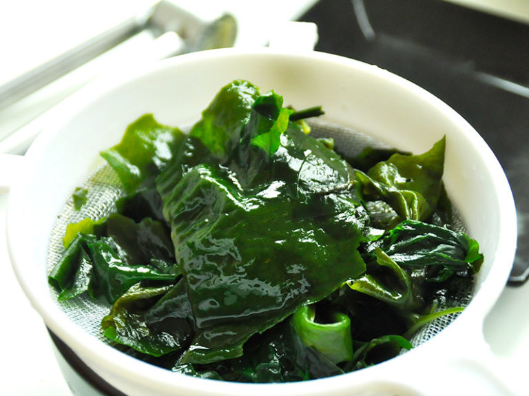 Wakame salad Easy Recipe for Edible Seaweed