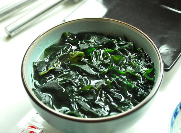 Wakame salad Easy Recipe for Edible Seaweed